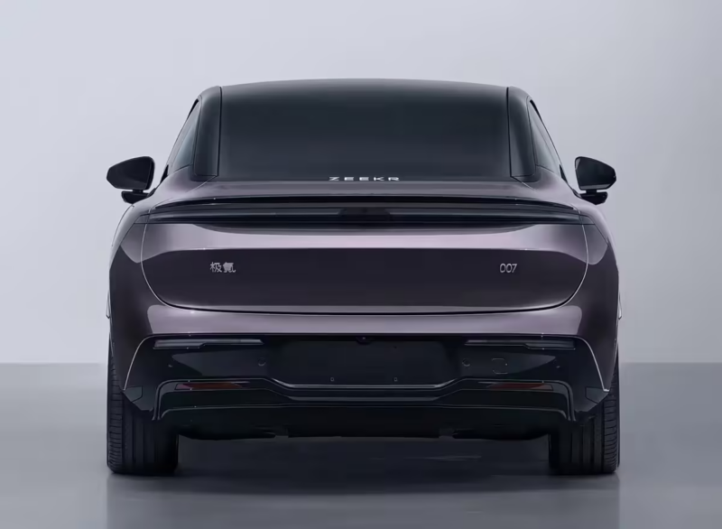 Zeekr выпустит обновленную версию 007/007 GT и ограниченную версию 001 5th Anniversary Edition 10 апреля.