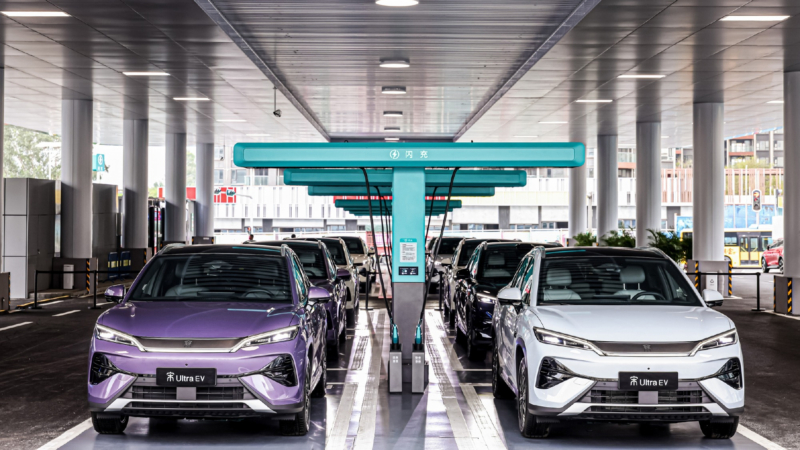 BYD Song Ultra EV получил 15 заказов на один магазин в Китае через 72 часа после запуска