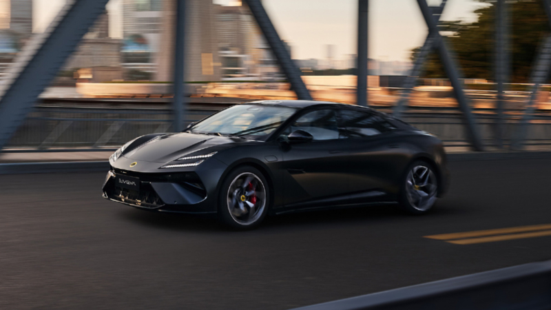 Генеральный директор Lotus назвал все спортивные автомобили весом более 1,8 тонны посредственными.