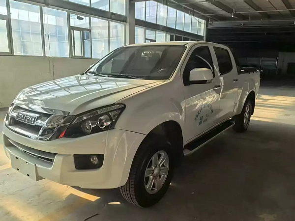 Изображение Isuzu Traga 2022 2.5L