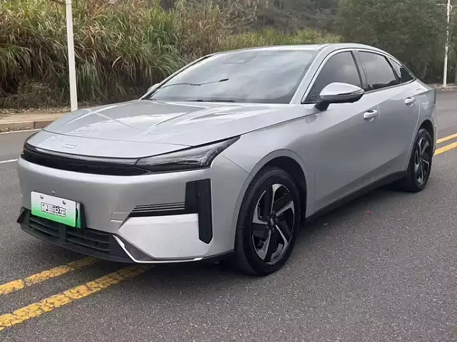 Geely Galaxy L6 2025 1.5L — из Китая под ключ