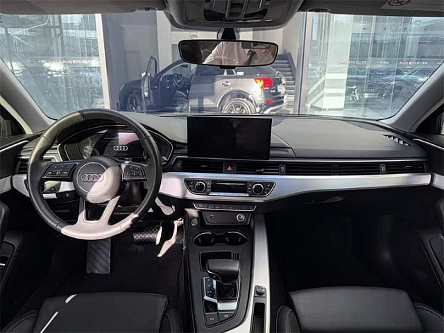 Audi A4L 2022 2L — из Китая под ключ