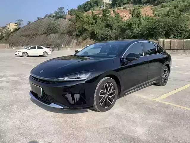 Baojun Yuexiang PHEV — Хэтчбек под заказ из Китая