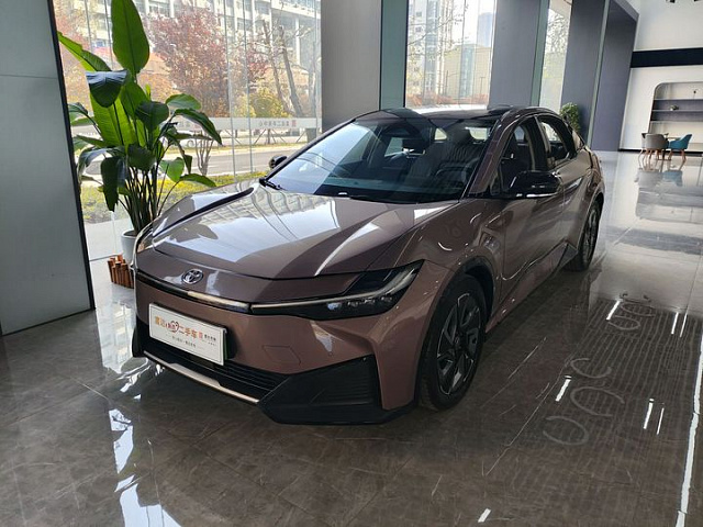 Toyota bZ3 — Седан под заказ из Китая