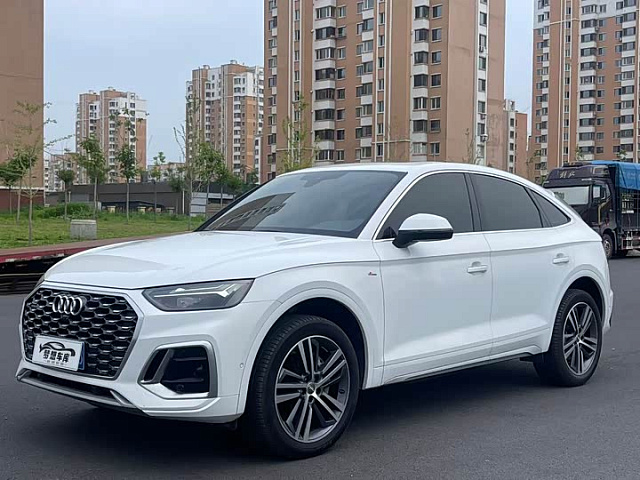 Audi Q5L Sportback 2021 2L — из Китая под ключ