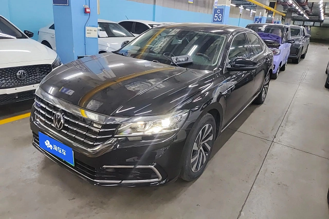 Volkswagen Passat PHEV — Седан под заказ из Китая