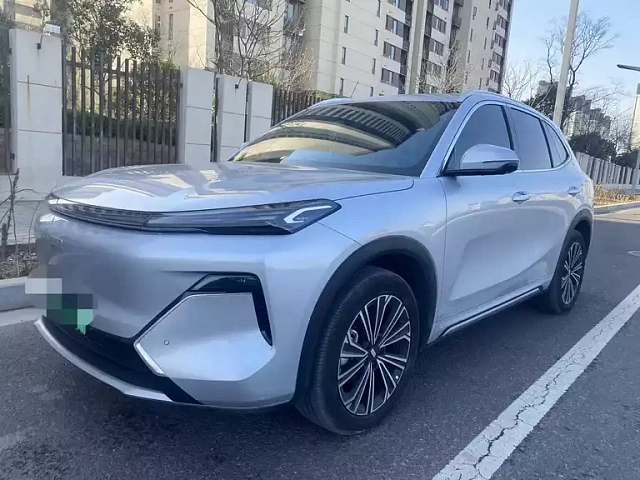Geely Galaxy Starship 7 EM-i 2025 1.5L — из Китая под ключ