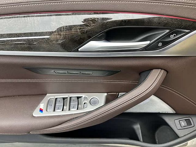 BMW 5 Series 2022 2L — из Китая под ключ