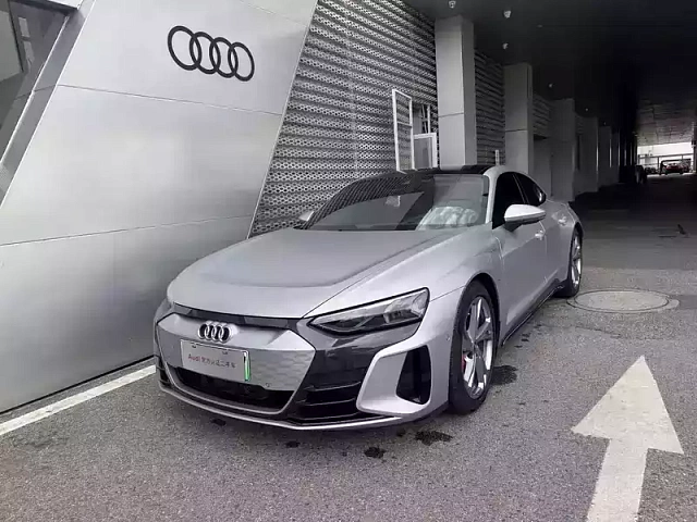 Audi e-tron GT — Седан под заказ из Китая