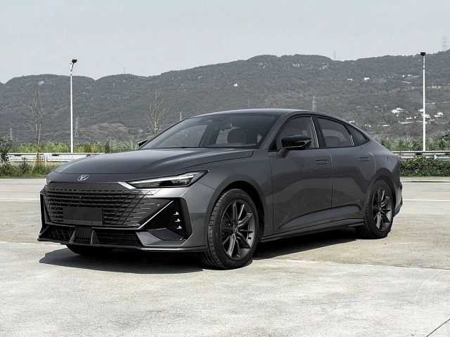 Changan Uni-v — Седан под заказ из Китая