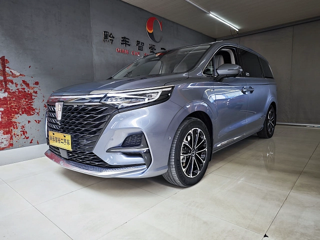 Roewe iMAX8 — Минивэн под заказ из Китая