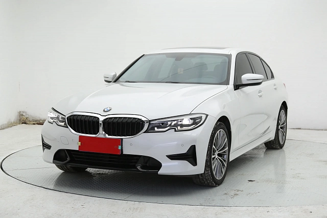 BMW 3 Series 2022 2L — из Китая под ключ