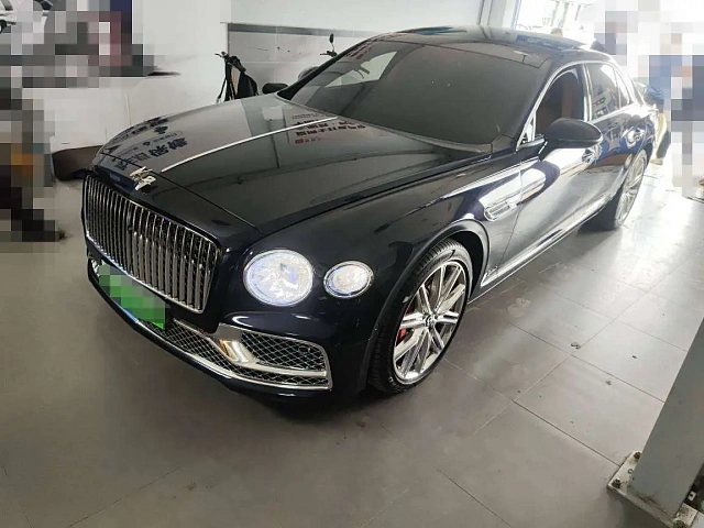 Bentley Flying Spur PHEV — Седан под заказ из Китая