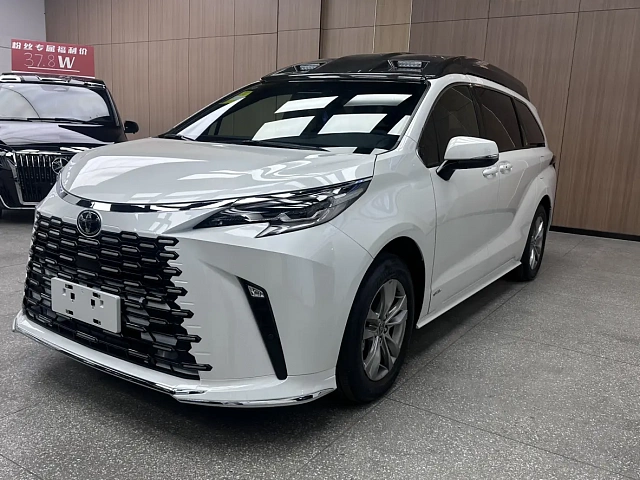 Toyota Sienna — Минивэн под заказ из Китая