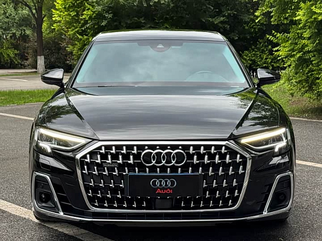 Audi A8 2023 2L — из Китая под ключ