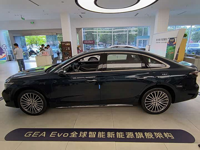 Geely Galaxy Starshine 7 — Кроссовер под заказ из Китая