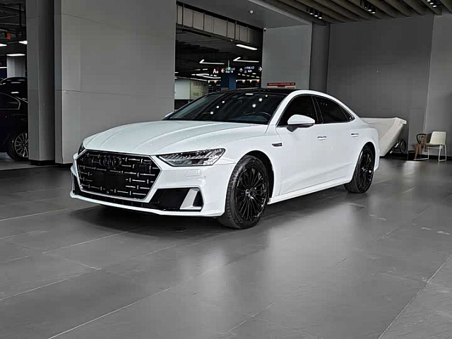 Audi A7L 2022 2L — из Китая под ключ