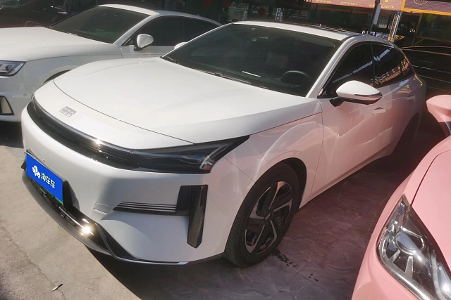 Geely Galaxy L6 2025 1.5L — из Китая под ключ