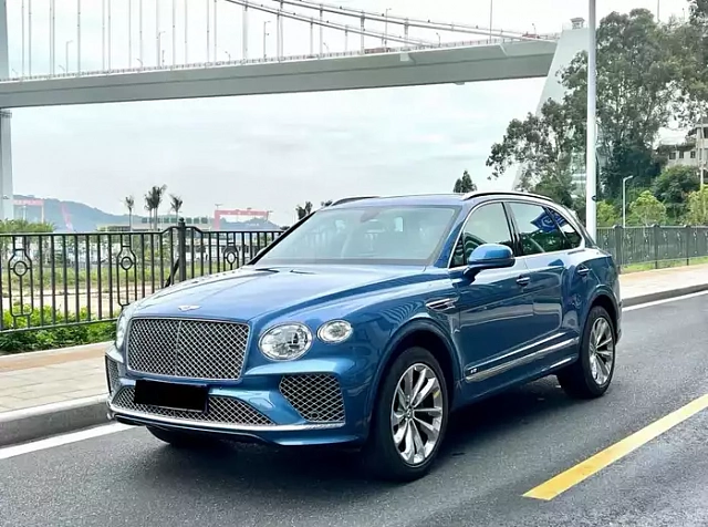 Bentley Bentayga 2021 4L — из Китая под ключ
