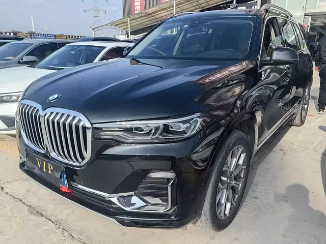 BMW X7 2021 3L — из Китая под ключ