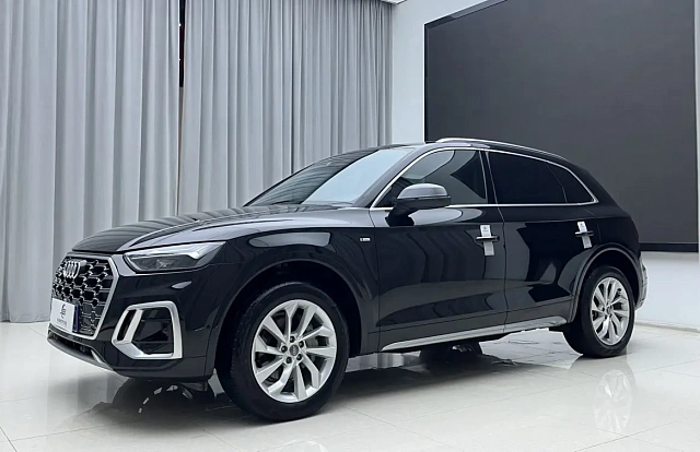 Audi Q5L 2021 2L — из Китая под ключ