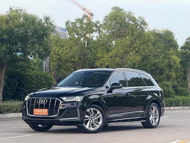 Audi Q7 2022 2L — из Китая под ключ