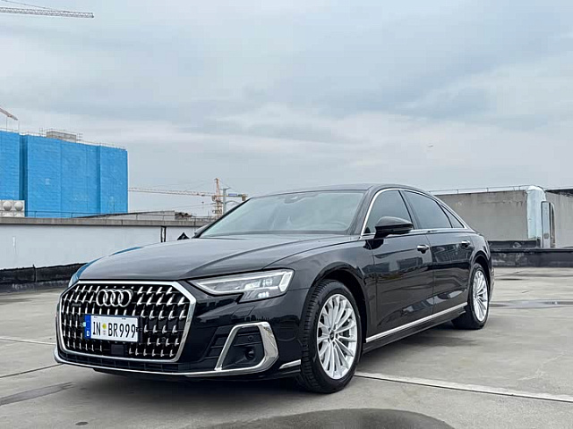 Audi A8 2023 2L — из Китая под ключ