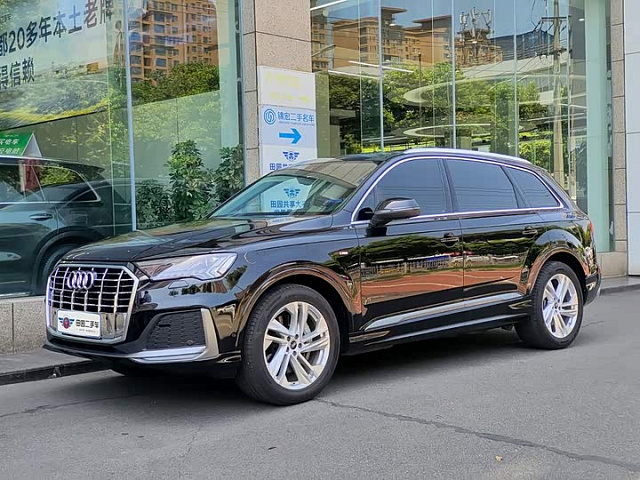 Audi Q7 2021 2L — из Китая под ключ