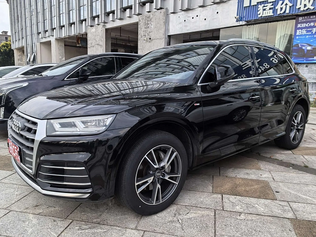 Audi Q5L 2021 2L — из Китая под ключ