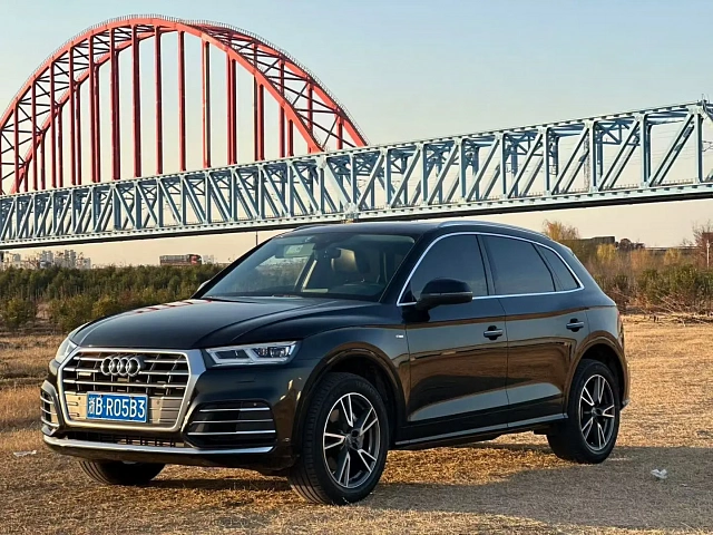 Audi Q5L 2021 2L — из Китая под ключ