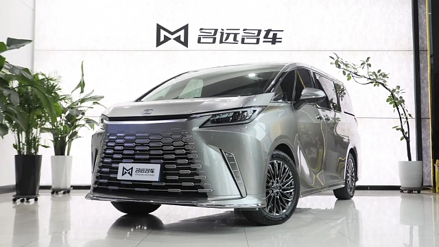 Lexus LM — Минивэн под заказ из Китая