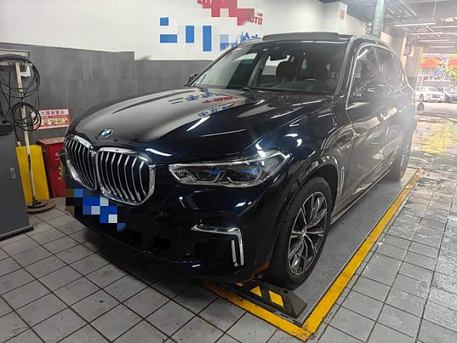 BMW X5 2022 2L — из Китая под ключ
