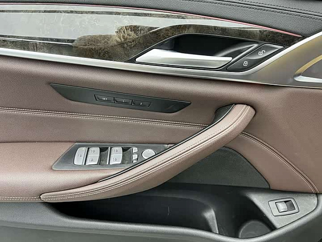 BMW 5 Series 2019 2L — из Китая под ключ