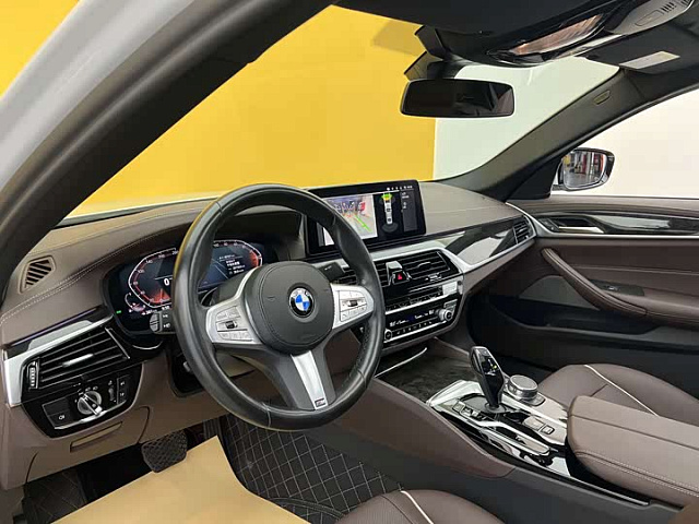 BMW 5 Series 2022 2L — из Китая под ключ