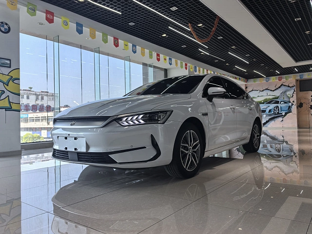 BYD Qin PLUS EV — Седан под заказ из Китая