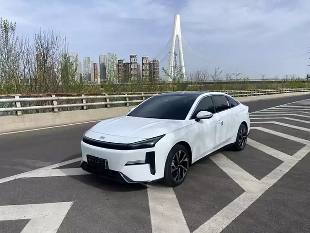Geely Galaxy L6 — Седан под заказ из Китая