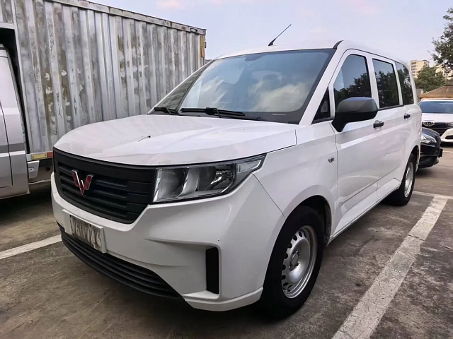 Wuling Hongguang PLUS — Минивэн под заказ из Китая
